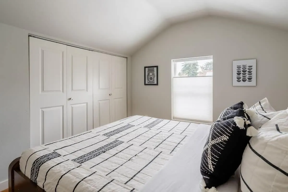 Stay Portland - Cozy Attic Hideaway In Laurelhurst 0*,  Stany Zjednoczone Ameryki